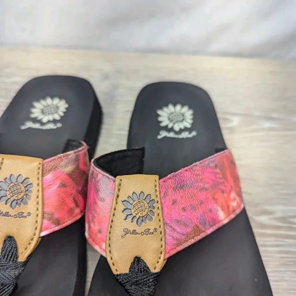 Yellow Box Pink Patterned Thong Sandals with Black Soles - Picture 4 of 7
